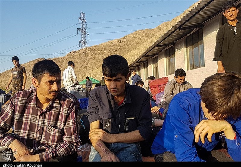 افغانستانی ها از ایران می روند