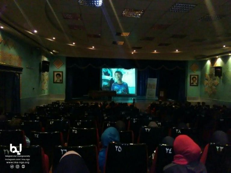 غریبه‌های قریب از مهاجرت گفتند