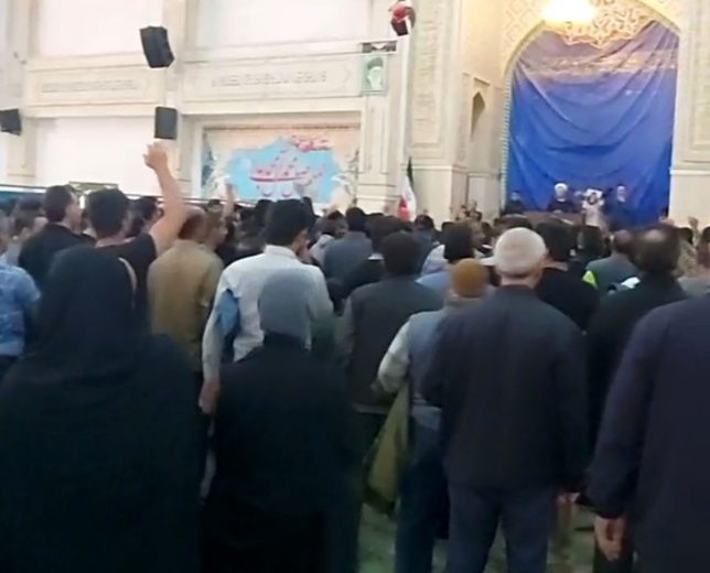 اعتراض مردم میبد یزد به حضور مهاجران افغانستانی در این شهر در نماز جمعه